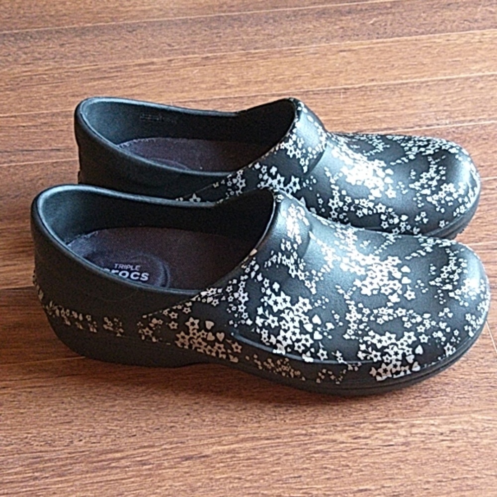 Size 10W CROCS Black & Silver